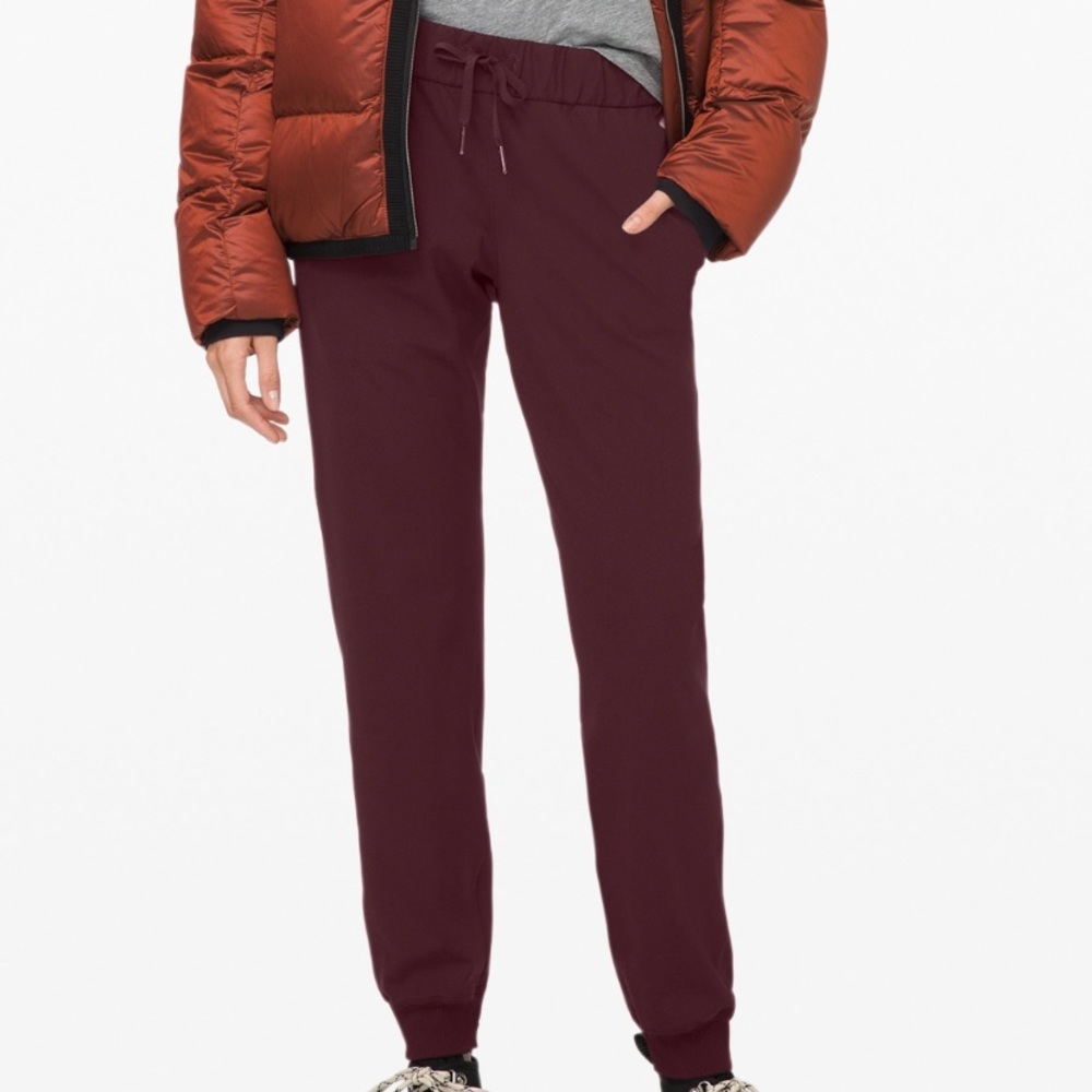Lululemon On The Fly Jogger